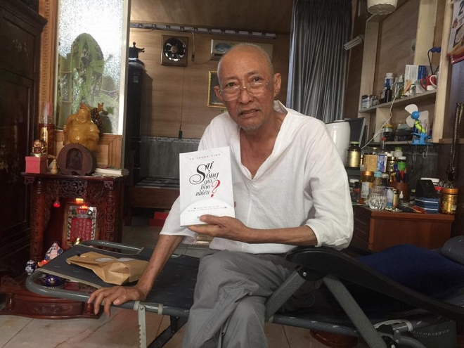 Sau một thời gian điều trị ung thư, sức khỏe của nghệ sĩ Lê Bình đang dần ổn định, sắc mặt hồng hào hơn trước