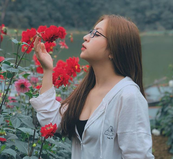 Bạn gái Quang Hải tiếp tục bị ném đá vì pr thuốc giảm cân