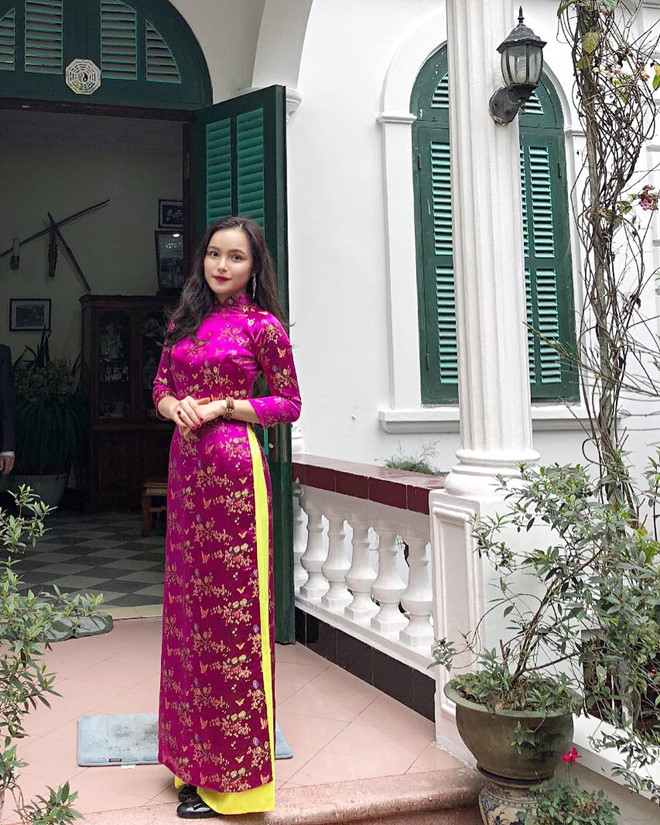 9X tặng hoa Tổng thống Trump từng đoạt giải Hoa khôi Nét đẹp Tràng An