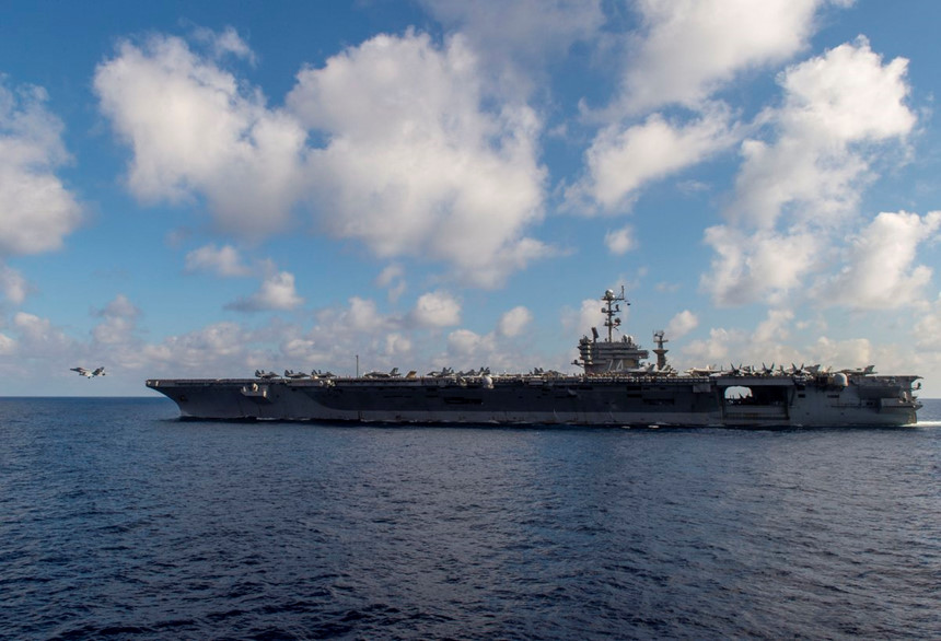 Tàu sân bay Mỹ trên Biển Đông lúc TT Trump đến Việt Nam