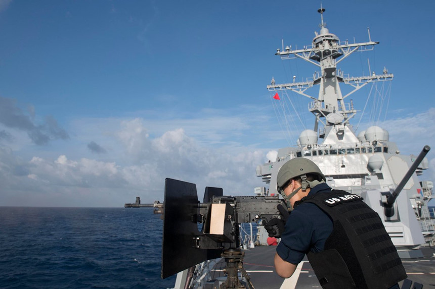 Tàu sân bay Mỹ trên Biển Đông lúc TT Trump đến Việt Nam