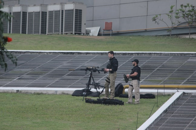 Mật vụ Mỹ thu dọn khí tài, chuẩn bị xe Quái thú để Tổng thống Trump rời đi