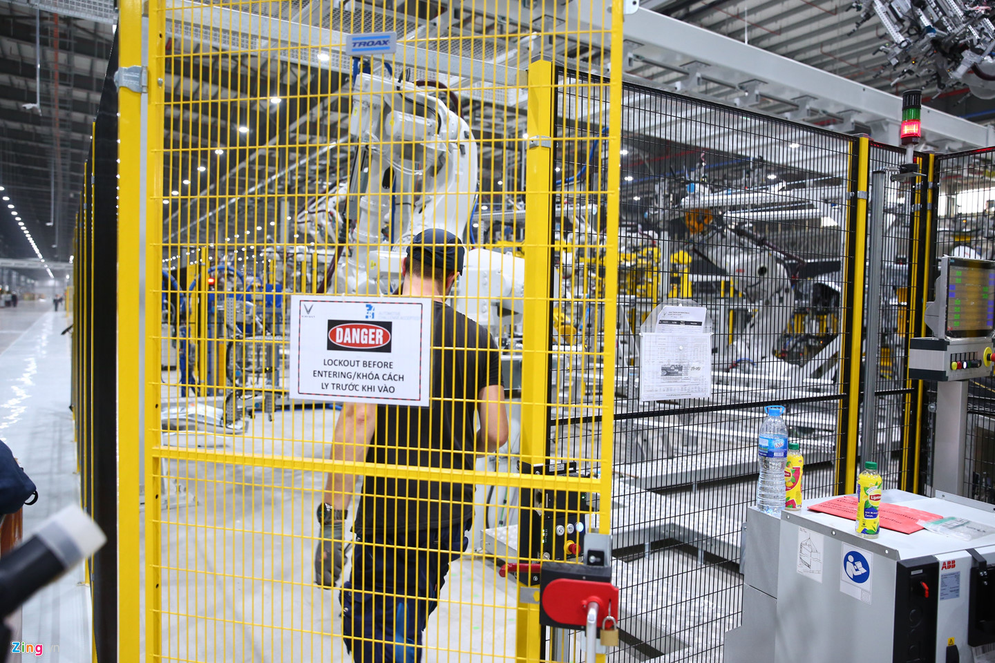 Phái đoàn Triều Tiên thăm nhà máy xe hơi, nông trường ở Hải Phòng