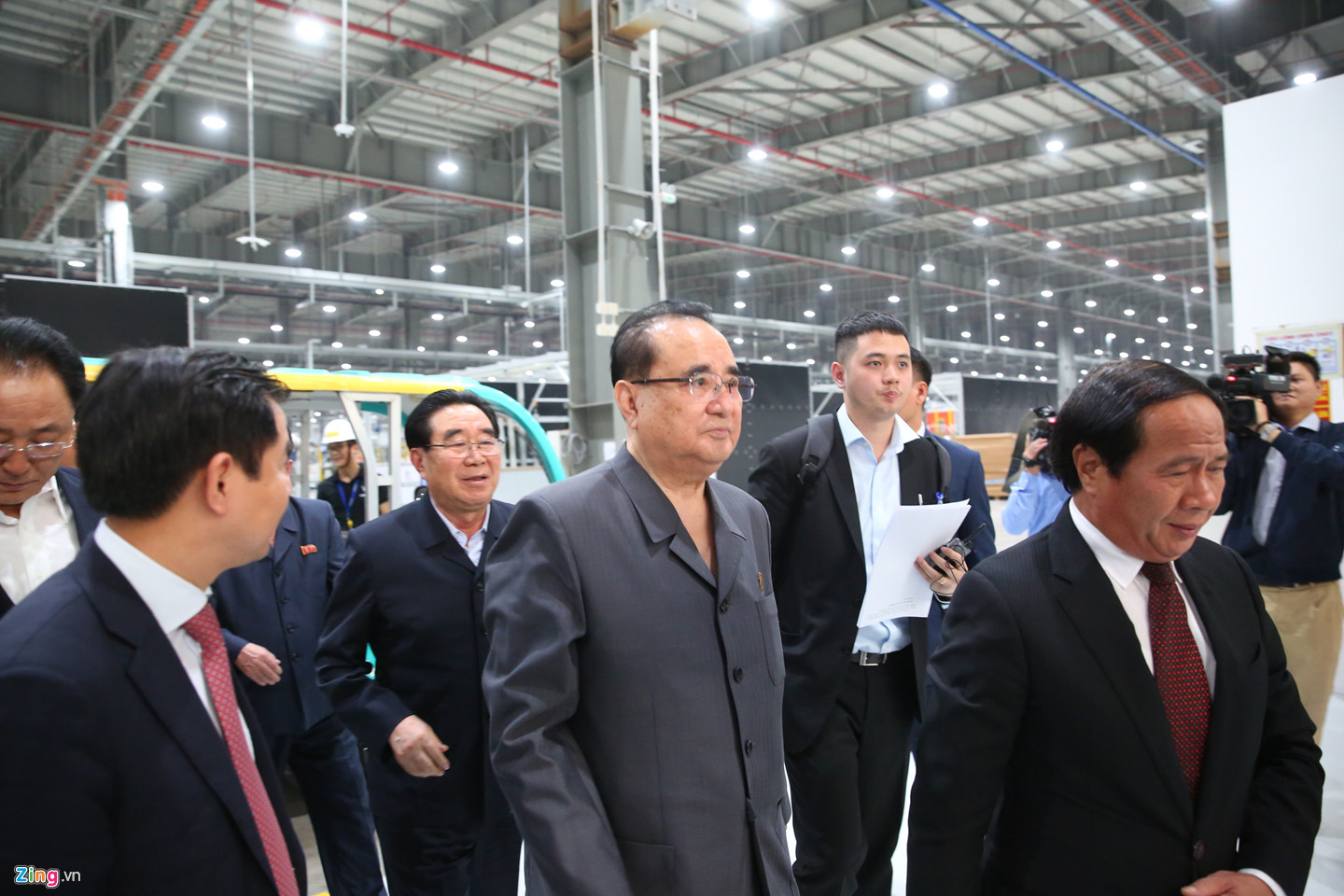 Phái đoàn Triều Tiên thăm nhà máy xe hơi, nông trường ở Hải Phòng