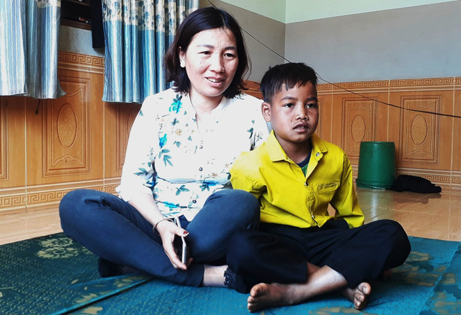 Nam sinh lớp 3 nhảy xuống hồ nước cứu bạn