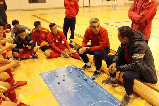 ĐT futsal Việt Nam hòa kịch tính với CLB futsal hàng đầu Tây Ban Nha