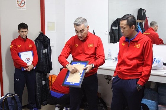 ĐT futsal Việt Nam hòa kịch tính với CLB futsal hàng đầu Tây Ban Nha