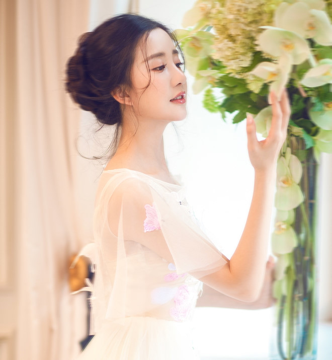 Tân Ỷ Thiên Đồ Long Ký mới lên sóng tập đầu đã gây bão vì mẹ Trương Vô Kỵ quá xinh đẹp, kiều diễm