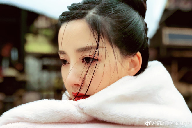 Tân Ỷ Thiên Đồ Long Ký mới lên sóng tập đầu đã gây bão vì mẹ Trương Vô Kỵ quá xinh đẹp, kiều diễm