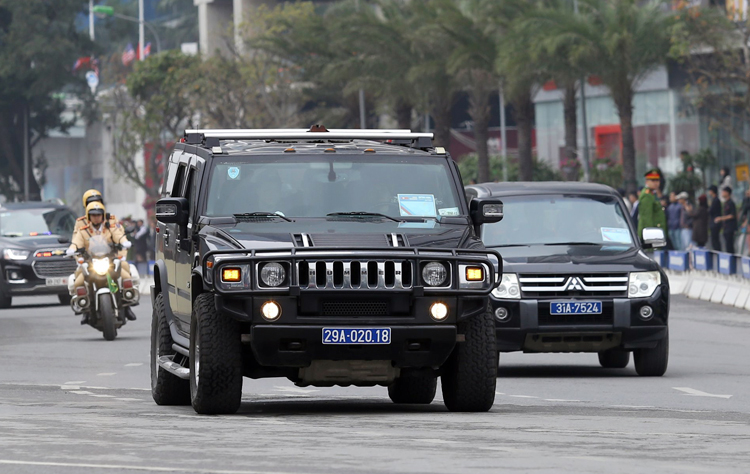 Hummer H2 - khủng long bọc thép của Việt Nam tại thượng đỉnh Trump - Kim