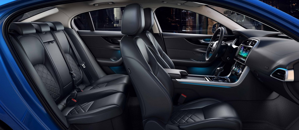 Jaguar XE phiên bản 2020 thể thao và cá tính hơn Jaguar XE phiên bản 2020 thể thao và cá tính hơn