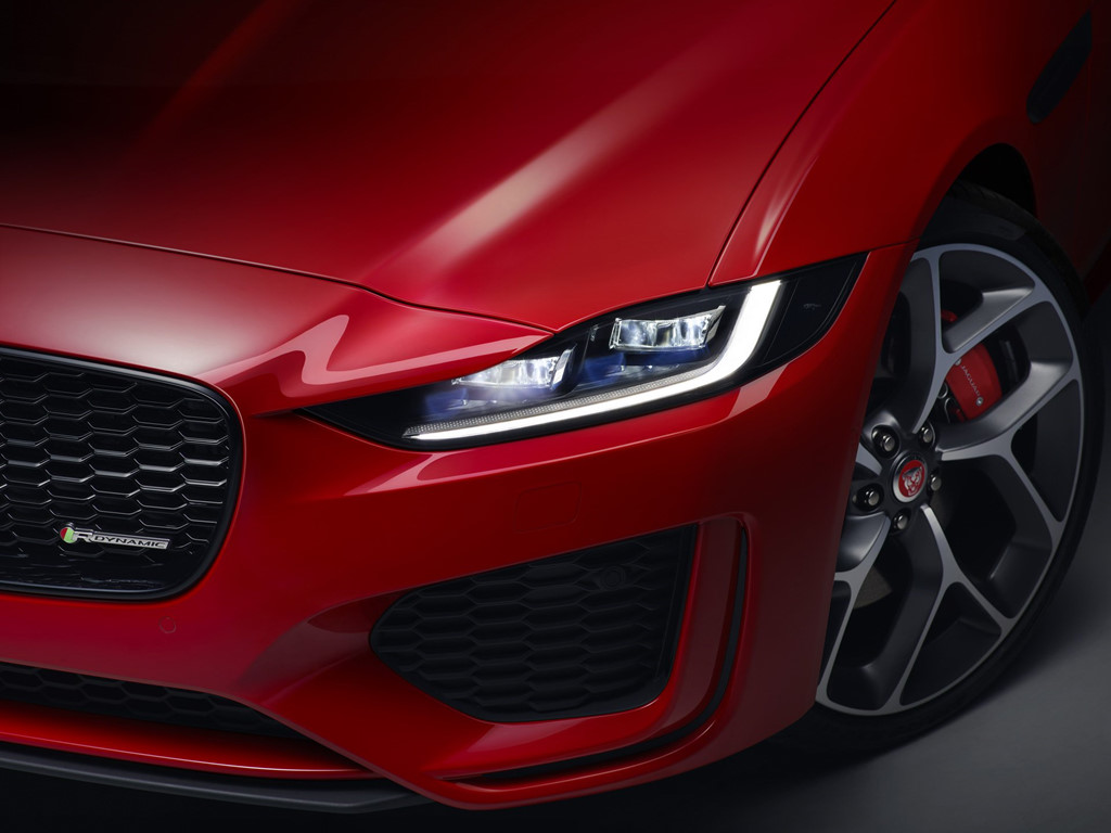 Jaguar XE phiên bản 2020 thể thao và cá tính hơn Jaguar XE phiên bản 2020 thể thao và cá tính hơn