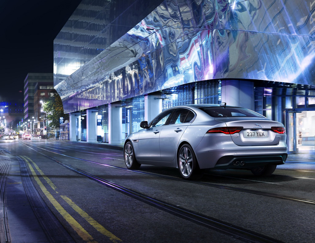 Jaguar XE phiên bản 2020 thể thao và cá tính hơn Jaguar XE phiên bản 2020 thể thao và cá tính hơn