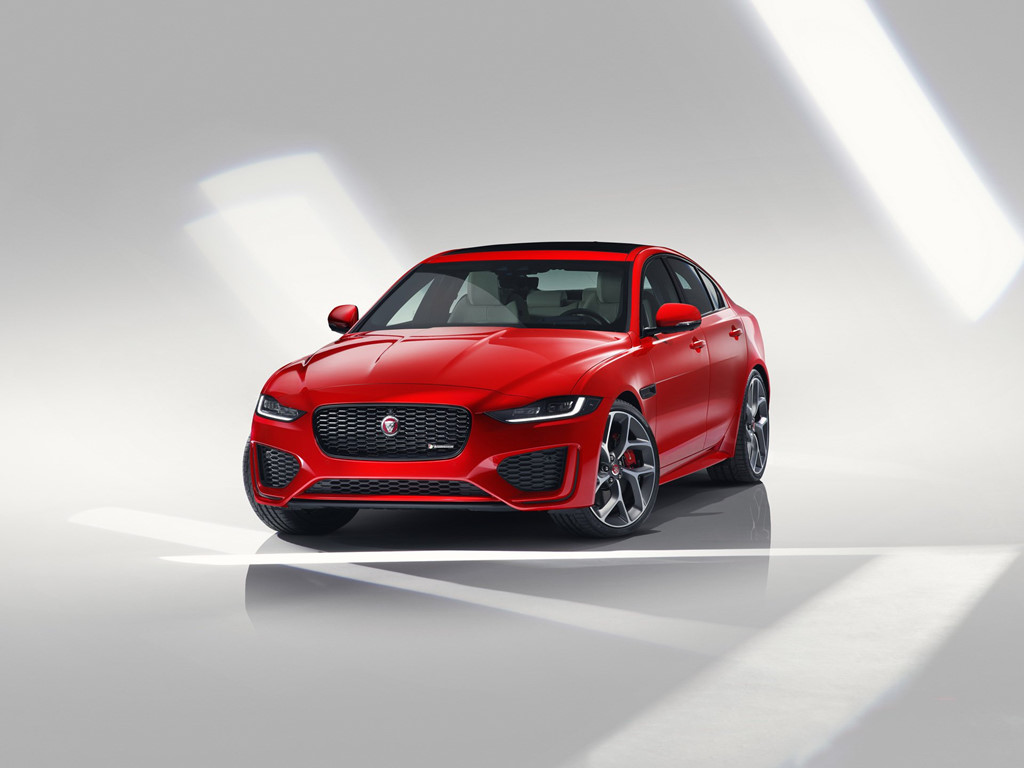 Jaguar XE phiên bản 2020 thể thao và cá tính hơn Jaguar XE phiên bản 2020 thể thao và cá tính hơn