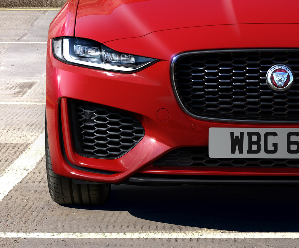 Jaguar XE phiên bản 2020 thể thao và cá tính hơn