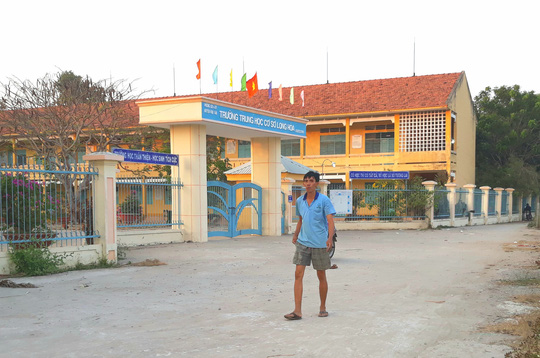 Thông tin bất ngờ vụ thầy giáo bị tố đánh học sinh vẹo cột sống