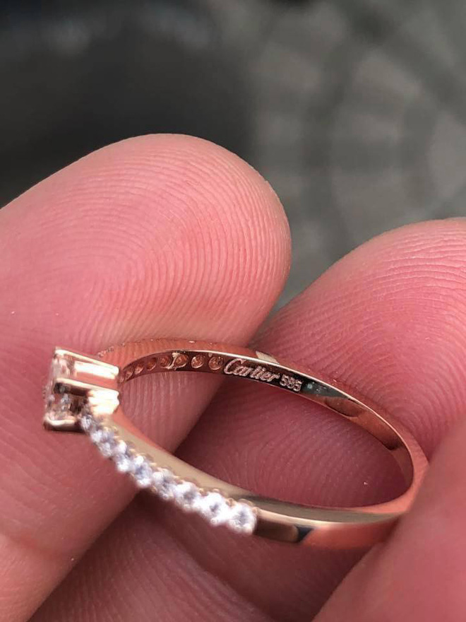 Xôn xao câu chuyện cô gái được tặng nhẫn Cartier $3200 nhưng từ chối vì tưởng kim cương fake giá 500 ngàn đồng