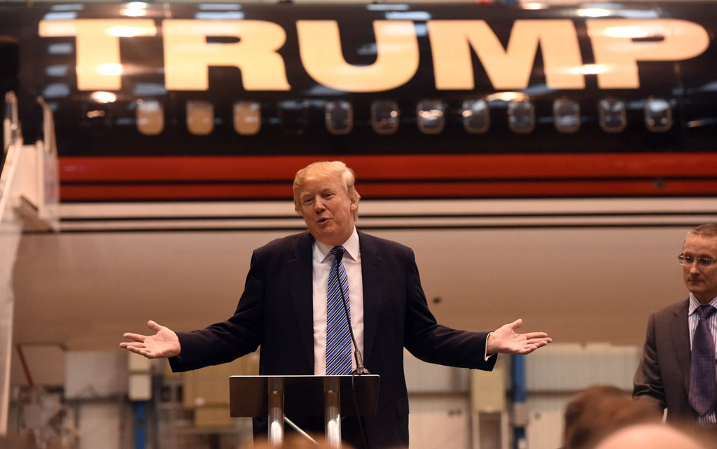 Tổng thống Trump thực sự sở hữu gì tại các tòa nhà mang tên ông?