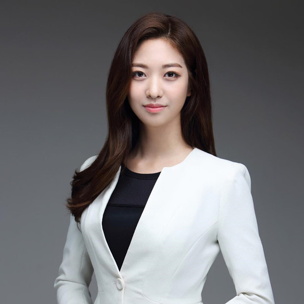 Cận cảnh dàn trai xinh gái đẹp là MC, phóng viên Hàn Quốc và Nhật Bản tác nghiệp tại hội nghị thượng đỉnh Mỹ - Triều