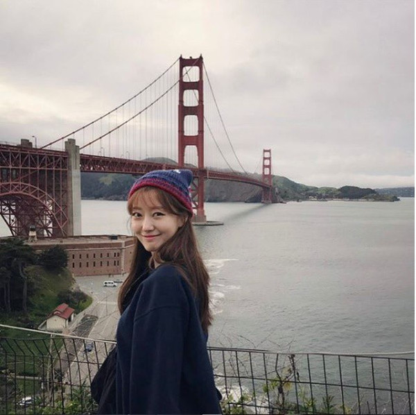 Cận cảnh dàn trai xinh gái đẹp là MC, phóng viên Hàn Quốc và Nhật Bản tác nghiệp tại hội nghị thượng đỉnh Mỹ - Triều