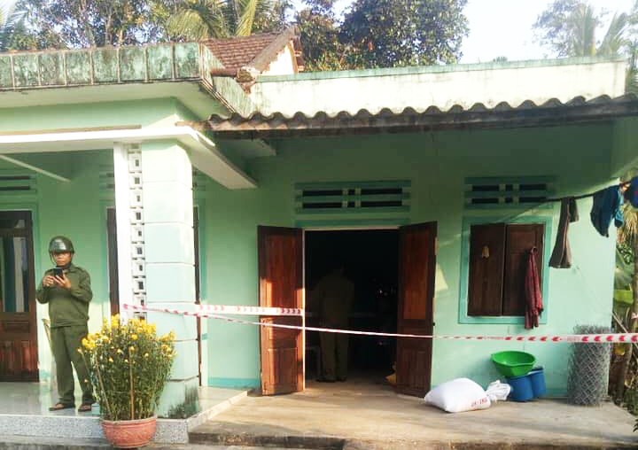 Một gia đình ở Quảng Nam trình báo mất 49 cây vàng giấu trong đống thóc