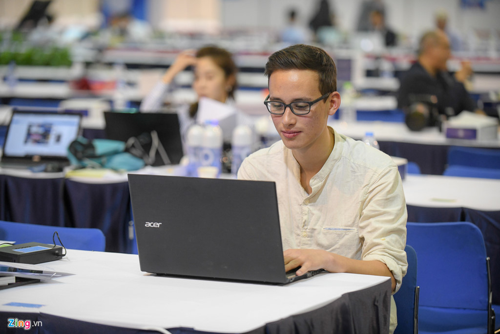 Dàn phóng viên trai xinh gái đẹp tại Hội nghị thượng đỉnh Mỹ - Triều