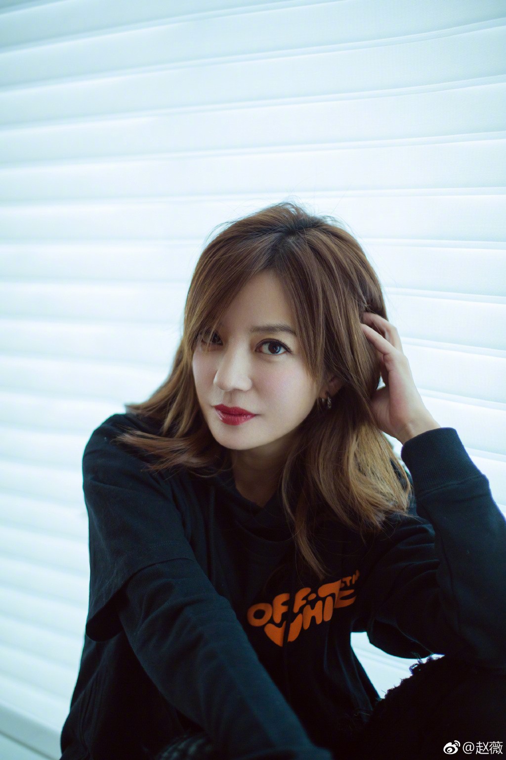 Triệu Vy lộ ảnh ngoài đời trái ngược hoàn toàn với trên mạng: Mặt mộc già xọm, nhăn nheo khó tin Triệu Vy lộ ảnh ngoài đời trái ngược hoàn toàn với trên mạng: Mặt mộc già xọm, nhăn nheo khó tin