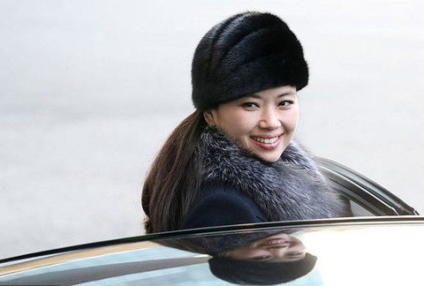 Nữ ca sĩ nổi tiếng Triều Tiên say đắm vịnh Hạ Long