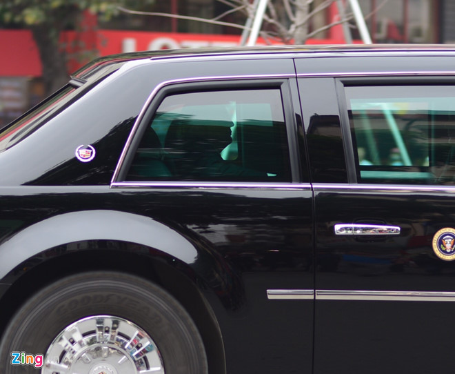 Tổng thống Trump lên Air Force One rời Nội Bài