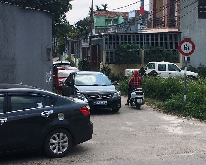 Nhiều xe biển xanh dự đám cưới khủng con lãnh đạo tỉnh Quảng Bình