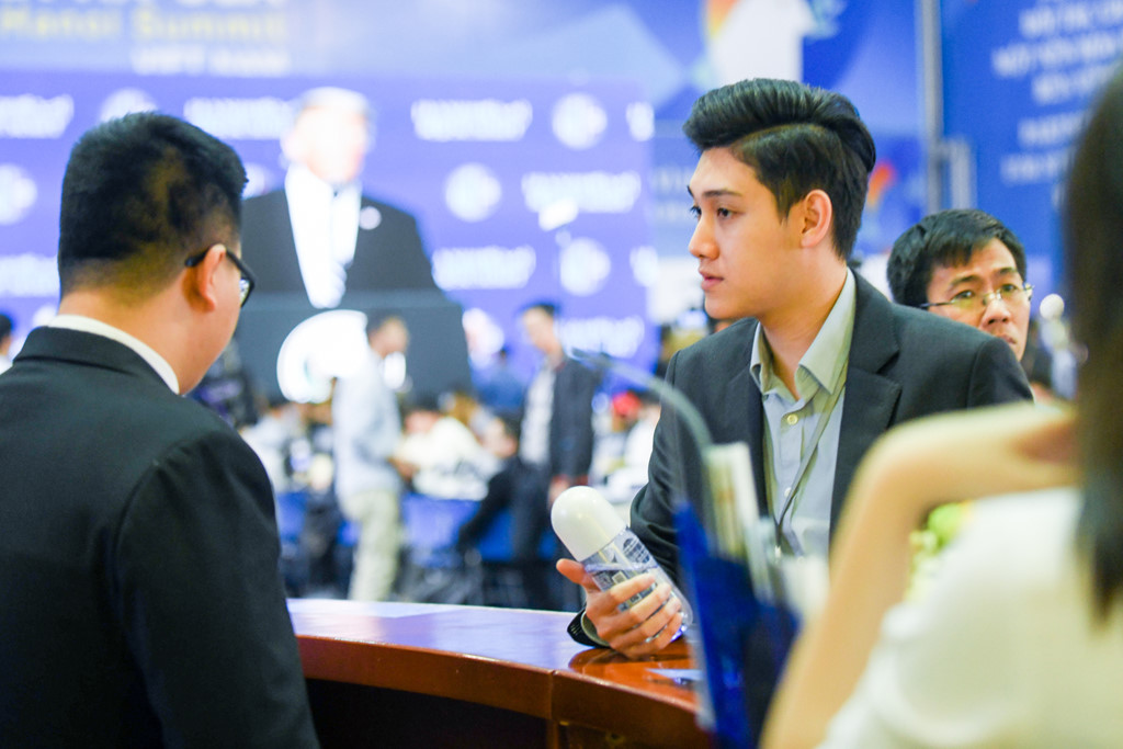 9X đẹp trai, cao 1,82 m phục vụ cho Hội nghị thượng đỉnh Mỹ - Triều