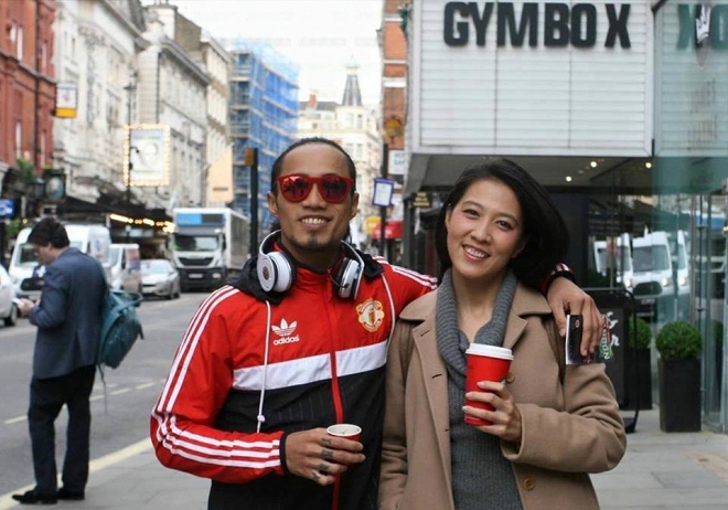 Kỷ niệm ngày cưới, bà xã Phạm Anh Khoa nhắc nhẹ chồng bằng hành động đơn giản