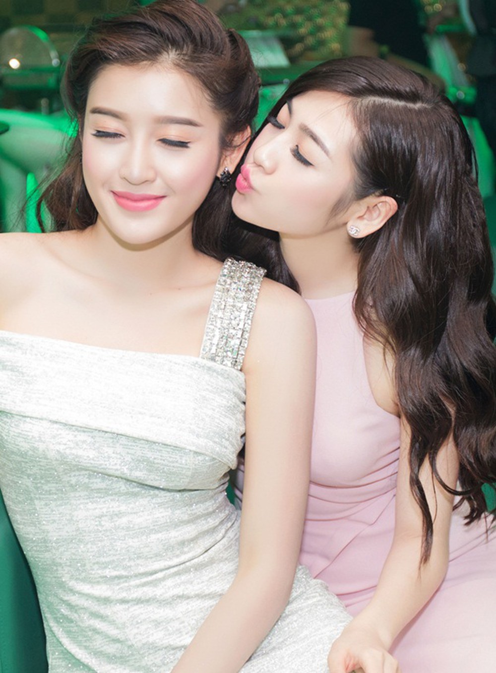 Nghi vấn bạn thân giật bồ: Chuyện không hiếm trong showbiz Việt, rắc rối chẳng kém vợ chồng Song - Song!