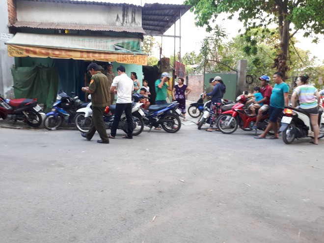 Vụ vào nhà tắm ra phát hiện con 20 ngày tuổi biến mất: Mẹ khóc nức nở mong sớm tìm được con