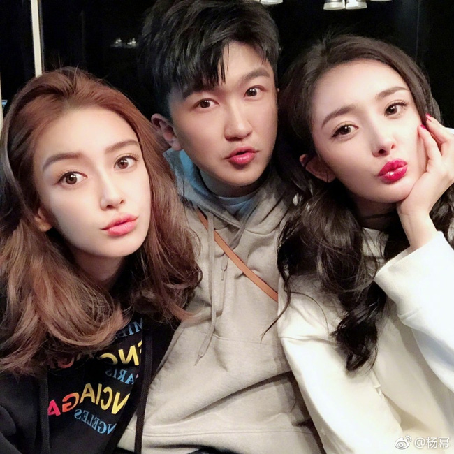 Đường ai nấy đi với Đường Yên nhưng Dương Mịch lại công khai bày tỏ hảo tỉ muội với Angelababy