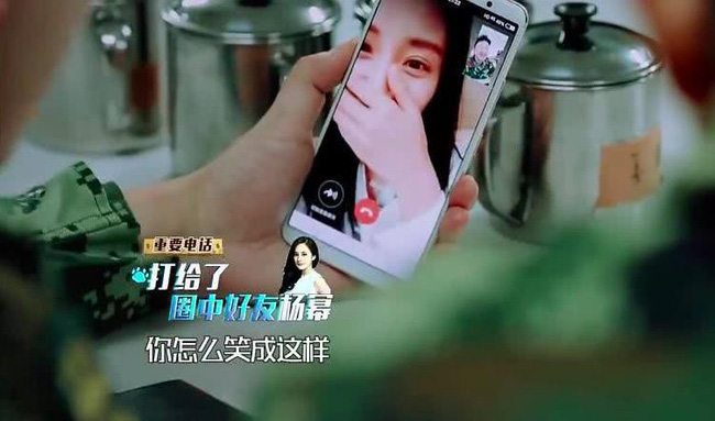 Đường ai nấy đi với Đường Yên nhưng Dương Mịch lại công khai bày tỏ hảo tỉ muội với Angelababy