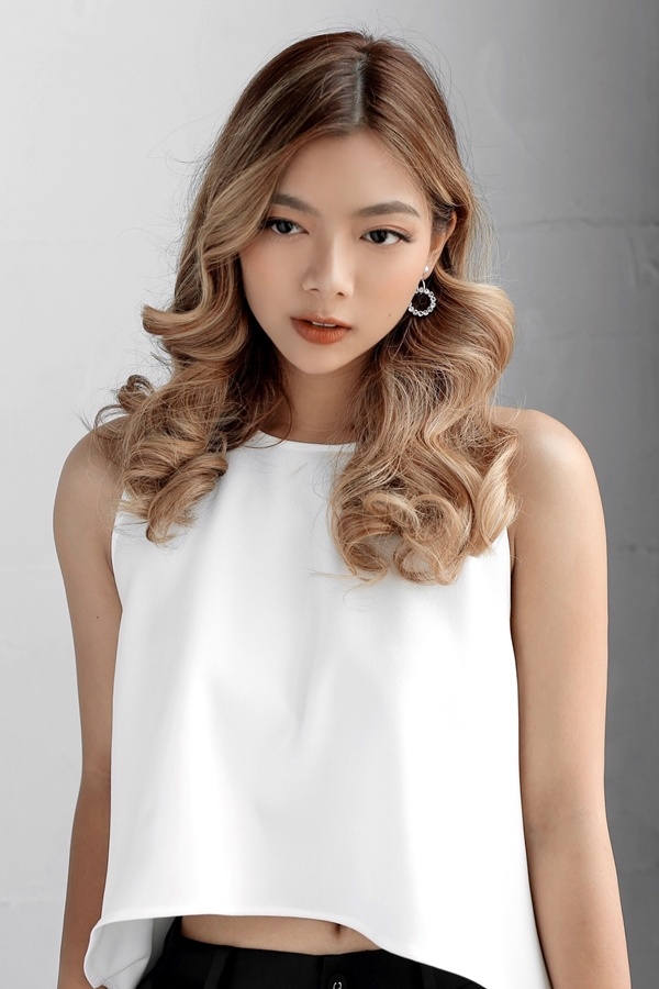 Nhan sắc tuổi 22 của con gái chưởng môn phái Vịnh Xuân