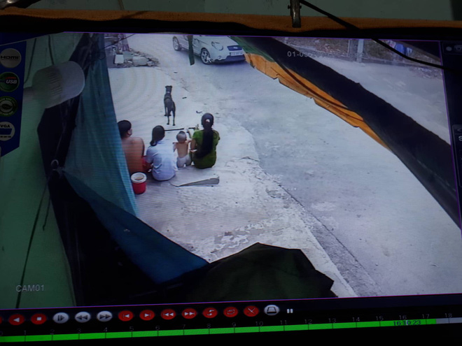 Vào nhà tắm ra, mẹ phát hiện con gái 20 ngày tuổi biến mất, có tiền vứt trong phòng