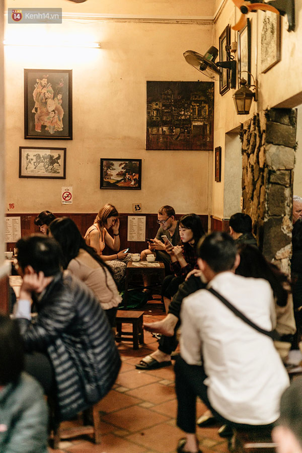 Ông chủ phục vụ 3.000 cốc cà phê trứng Giảng: Hà Nội không quyết định được thành - bại của thượng đỉnh, chỉ là đối đãi bạn bè quốc tế thật tốt Ông chủ phục vụ 3.000 cốc cà phê trứng Giảng: Hà Nội không quyết định được thành - bại của thượng đỉnh, chỉ là đối đãi bạn bè quốc tế thật tốt