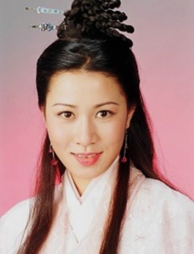 Muôn vẻ Chu Chỉ Nhược qua các thời kì: Cô 2009 như mẹ Trương Vô Kỵ, nàng 2019 xinh như nữ thần!