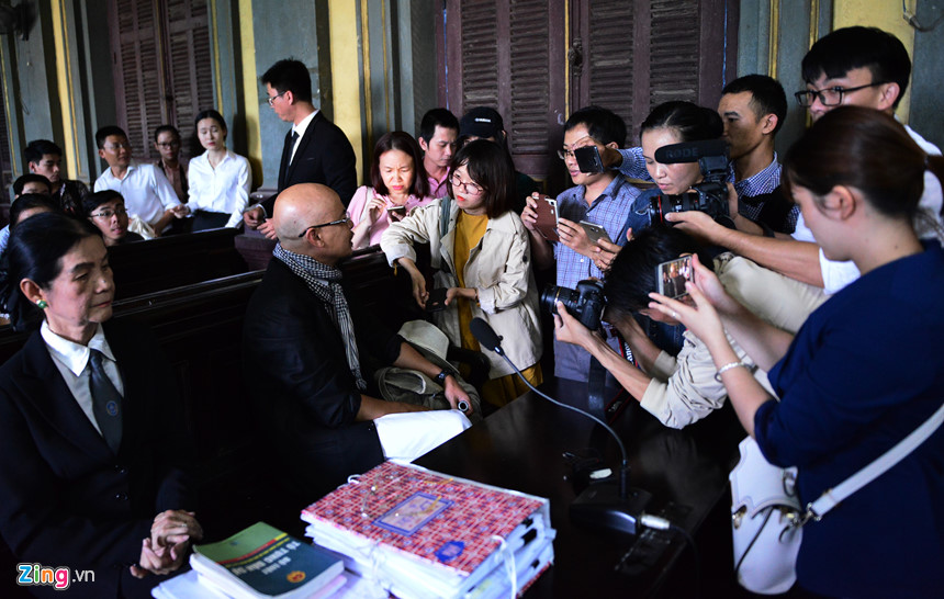 Vua cà phê Trung Nguyên: Nhà này không thiếu tiền