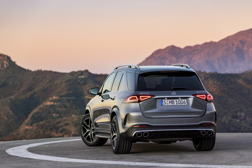 Mercedes-AMG GLE 53 4MATIC+ mới lộ diện, điểm nhấn ở động cơ