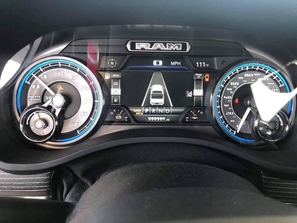 Ram 1500 Limited hàng hiếm giá 4,5 tỷ đồng cập cảng Việt Nam - xe độc cho khách Việt không thích Ford F-150 Raptor Ram 1500 Limited hàng hiếm giá 4,5 tỷ đồng cập cảng Việt Nam - xe độc cho khách Việt không thích Ford F-150 Raptor