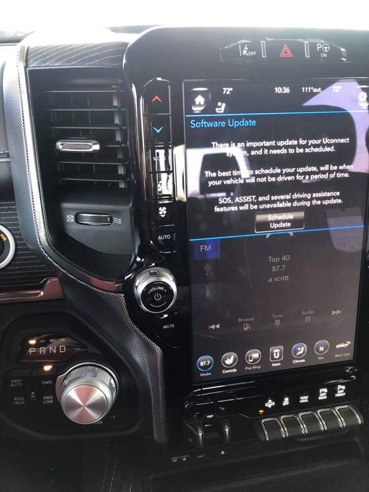 Ram 1500 Limited hàng hiếm giá 4,5 tỷ đồng cập cảng Việt Nam - xe độc cho khách Việt không thích Ford F-150 Raptor Ram 1500 Limited hàng hiếm giá 4,5 tỷ đồng cập cảng Việt Nam - xe độc cho khách Việt không thích Ford F-150 Raptor