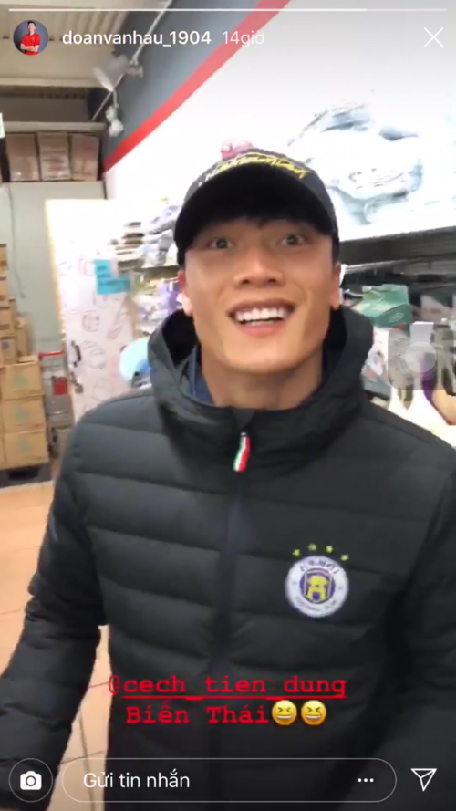 Hôm trước bị Tiến Dũng chê ở bẩn, nay Văn Hậu thả thù bằng cách tiết lộ sở thích biến thái của đàn anh