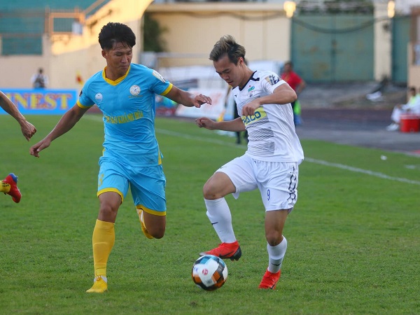 HAGL 1-2 TP.HCM: Hoàng Thịnh và Vinicius kéo HAGL trở lại mặt đất