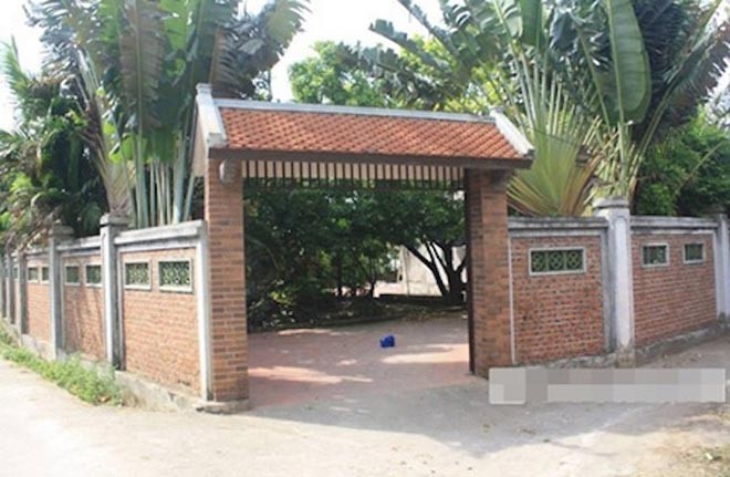 Nhà toàn nội thất cổ kính, nhưng Xuân Hinh là tay chơi hàng hiệu khét tiếng Nhà toàn nội thất cổ kính, nhưng Xuân Hinh là tay chơi hàng hiệu khét tiếng