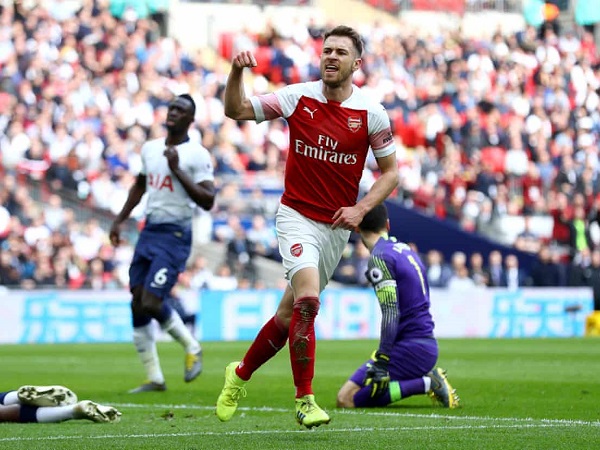 Aubameyang đá hỏng penalty phút cuối, Arsenal và Tottenham hòa nhau trong trận cầu siêu kịch tính