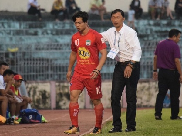 Gục ngã trước CLB TP.HCM ngay trên sân nhà, HLV HAGL lại nhớ Công Phượng