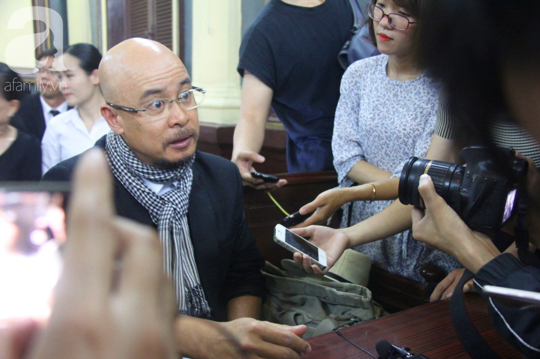 Ông Vũ nói vợ nuôi con 3 năm không lên cân, bà Thảo đáp trả: Việc đó không có, anh Vũ còn không nhớ nó bao nhiêu tuổi, học trường nào